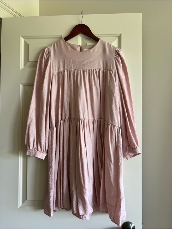 OLIVE Dresses & Skirts - pink tiered dress